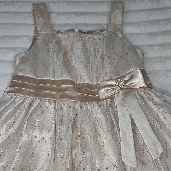 LOVE Girls NEW Size 8 Sleeveless Champaine Gold & White Sparkle Party Dress - Picture 2 of 8